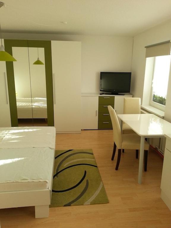Ferienwohnanlage Bruckner Apartamento Rostock Quarto foto